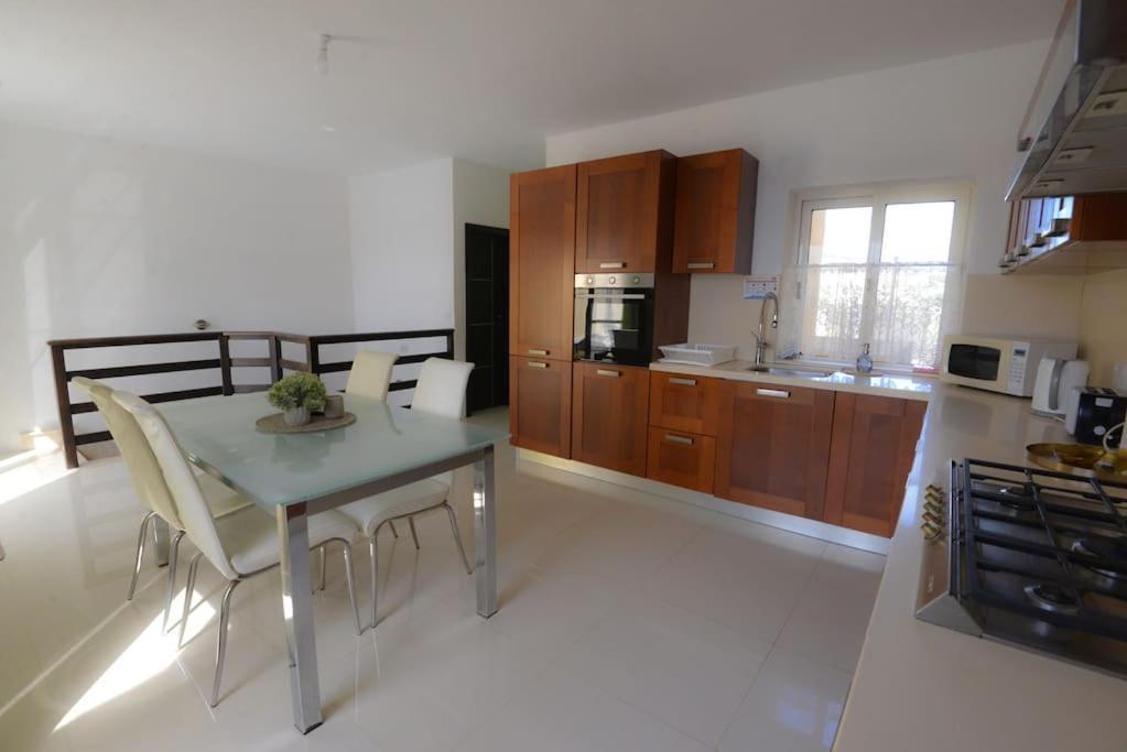 Seafront Duplex Penthouse With Terrace Overlooking Bay Apartment *
