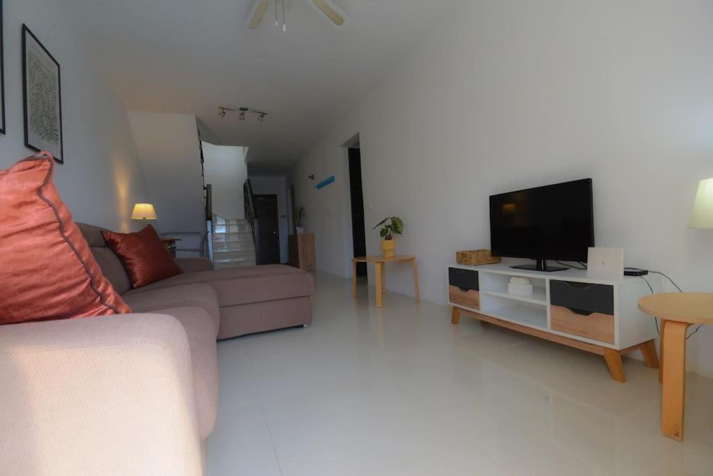 Seafront Duplex Penthouse With Terrace Overlooking Bay Xlendi